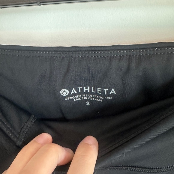 Cropped Athleta Black Leggings With Geometric Mesh Size Small - Picture 3 of 5